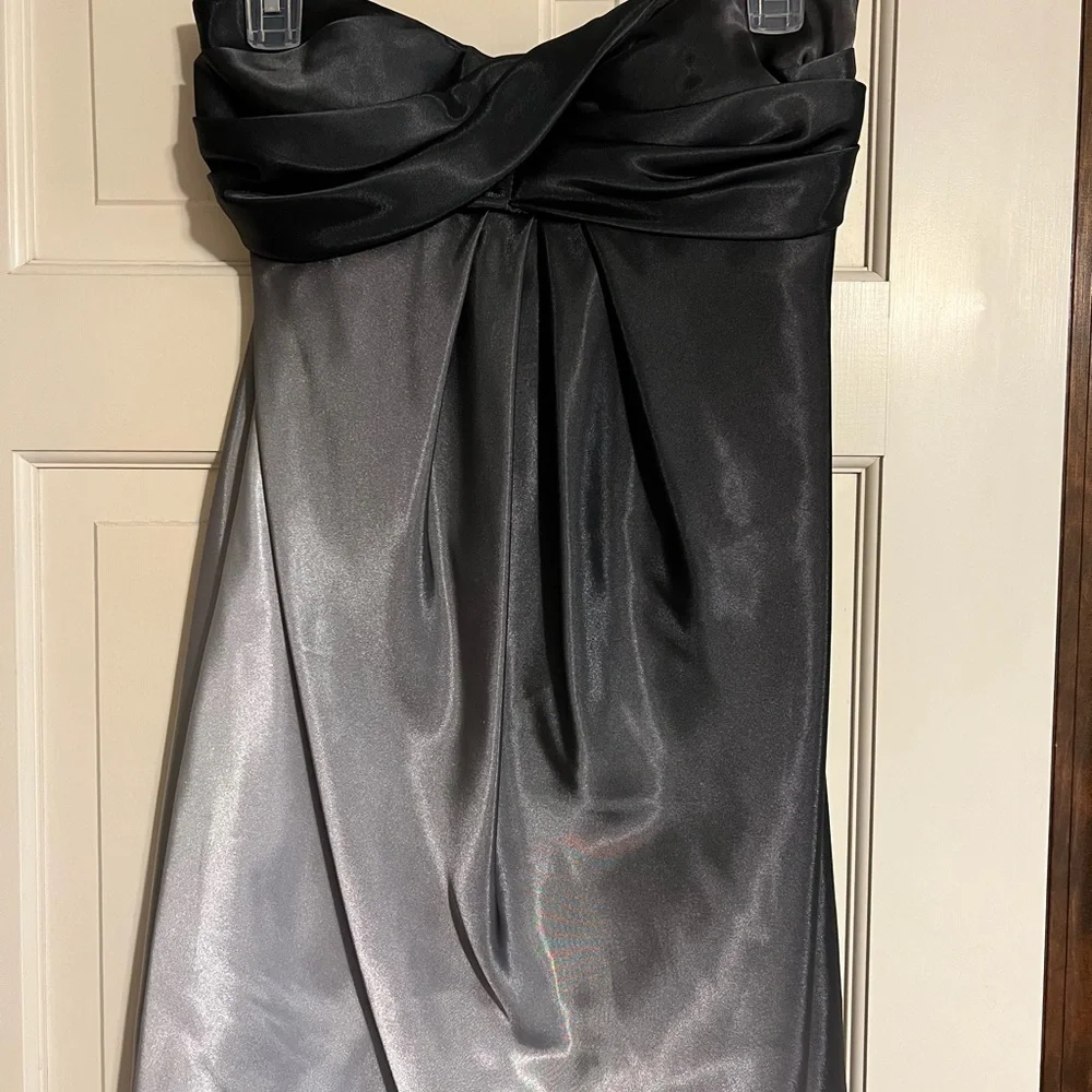 Xscape 2000’s cute Homecoming or prom dress - Picture 2 of 4